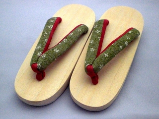 GETA for women, lil flowers and water pattern